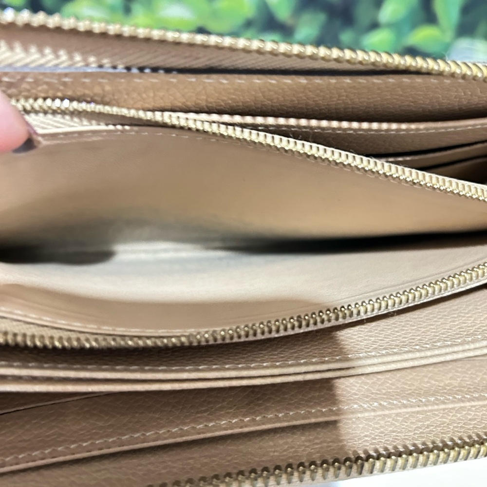 Louis Vuitton Empriente Wallet - Picture 4 of 8